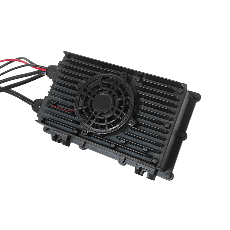 Încărcător de baterie de bord de 360 W pentru stivuitoare și vehicule industriale